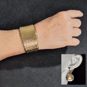 Vintage Hammered Gold Cuff Bracelet & Matching Gold/Silver Tone Earrings 90s Y2K